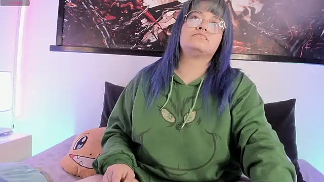 lucky-leah online show from April 25, 4:37 am