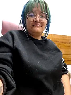 lucky-leah online show from March 5, 3:47 am