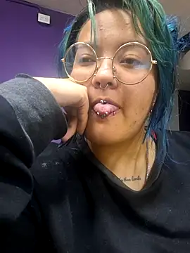 lucky-leah online show from May 28, 3:03 am