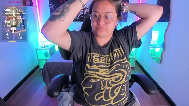 lucky-leah online show from October 24, 4:11 am