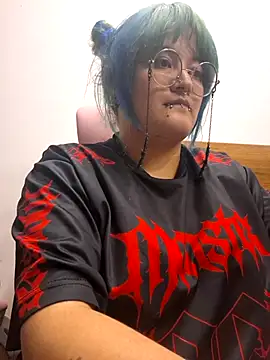 lucky-leah online show from March 10, 4:27 am