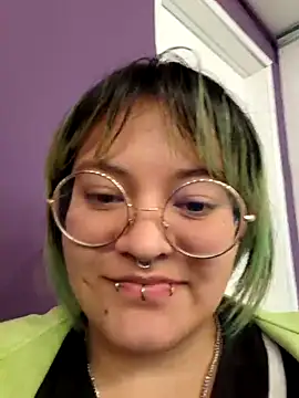 Snapshot of lucky-leah chatting on September 19, 3:54 am lucky-leah online show from September 19, 3:54 am