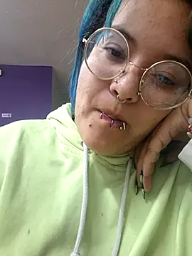 lucky-leah online show from May 15, 3:37 am