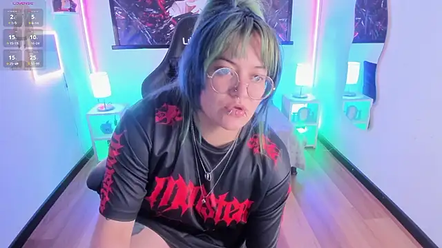 Snapshot of lucky-leah chatting on February 26, 4:12 am lucky-leah online show from February 26, 4:12 am