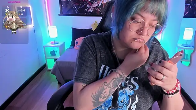 Snapshot of lucky-leah chatting on February 18, 3:59 am lucky-leah online show from February 18, 3:59 am