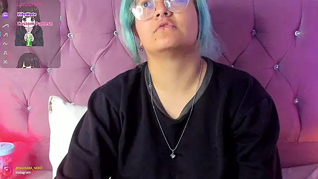 Snapshot of lucky-leah chatting on March 21, 6:38 am lucky-leah online show from March 21, 6:38 am