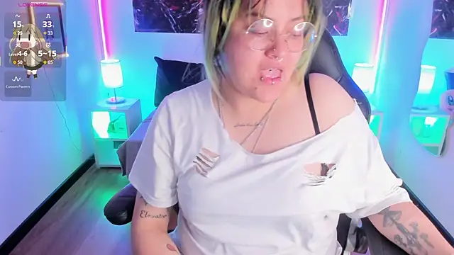 lucky-leah online show from November 11, 4:40 am