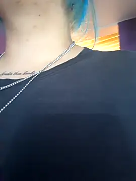 Snapshot of lucky-leah chatting on February 15, 4:02 am lucky-leah online show from February 15, 4:02 am