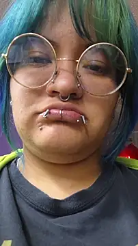 Snapshot of lucky-leah chatting on February 8, 3:26 am lucky-leah online show from February 8, 3:26 am