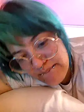 Snapshot of lucky-leah chatting on June 11, 3:47 am lucky-leah online show from June 11, 3:47 am