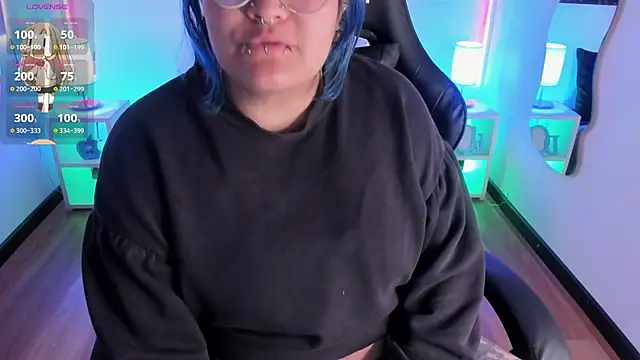 Snapshot of lucky-leah chatting on February 6, 3:57 am lucky-leah online show from February 6, 3:57 am