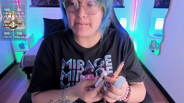 Snapshot of lucky-leah chatting on February 17, 3:37 am lucky-leah online show from February 17, 3:37 am