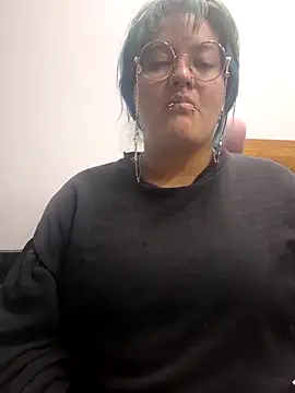 lucky-leah online show from March 19, 3:28 am