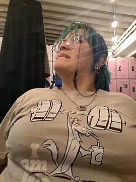 lucky-leah online show from March 7, 4:08 am