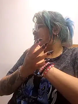 lucky-leah online show from April 9, 3:30 am