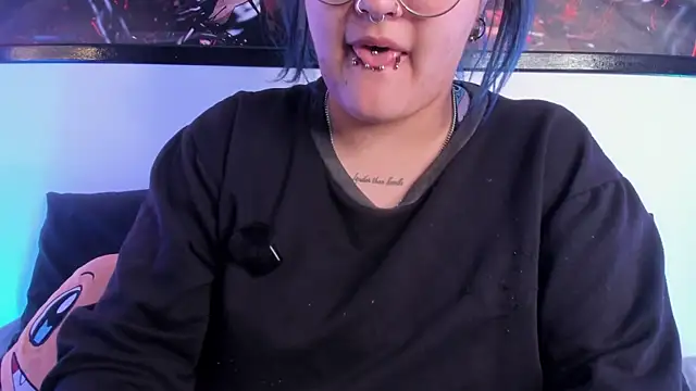 lucky-leah online show from May 5, 4:26 am