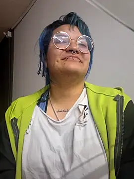 lucky-leah online show from May 8, 3:54 am