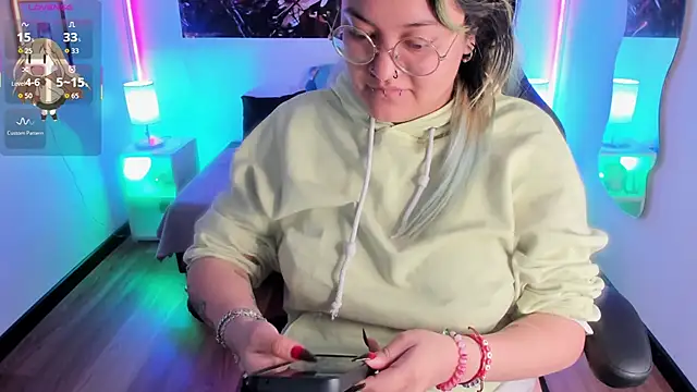 lucky-leah online show from November 25, 3:51 am