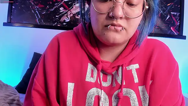 lucky-leah online show from May 2, 4:18 am