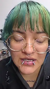 lucky-leah online show from March 13, 3:33 am