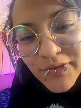 Snapshot of lucky-leah chatting on June 25, 3:48 am lucky-leah online show from June 25, 3:48 am
