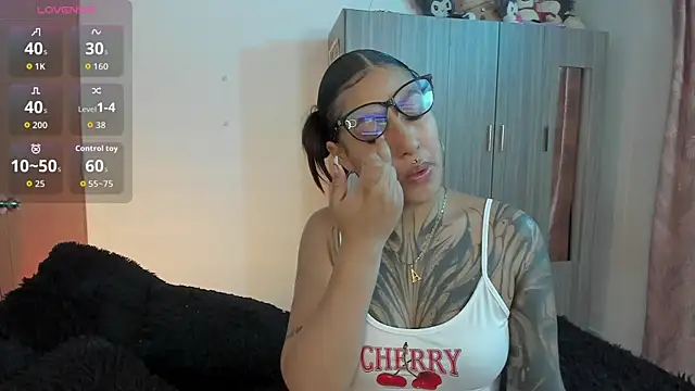 Kayla foxxy online show from November 17, 3:32 am