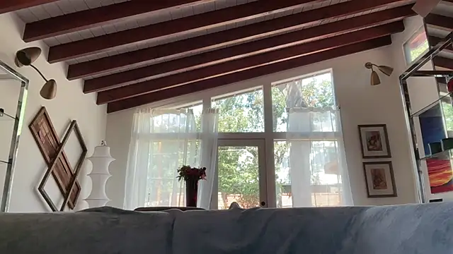 Snapshot of YUMIandbigWOLF chatting on September 30, 7:20 pm YUMIandbigWOLF online show from September 30, 7:20 pm