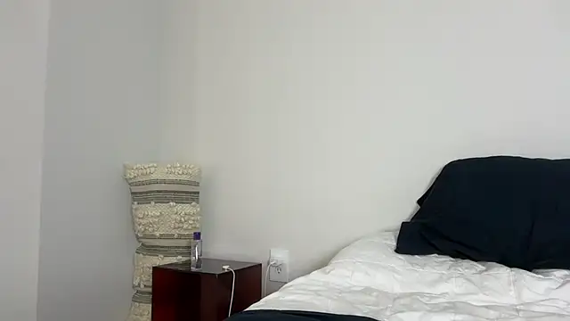 Snapshot of YUMIandbigWOLF chatting on March 17, 9:46 pm YUMIandbigWOLF online show from March 17, 9:46 pm