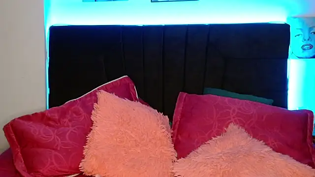 pearllatin online show from January 10, 11:50 pm