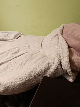 niesmialy39oon online show from December 5, 5:44 pm