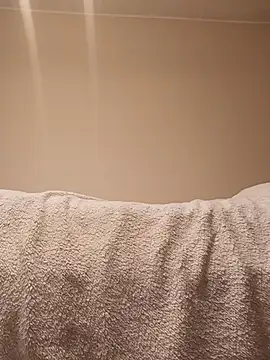 niesmialy39oon online show from February 22, 7:59 pm