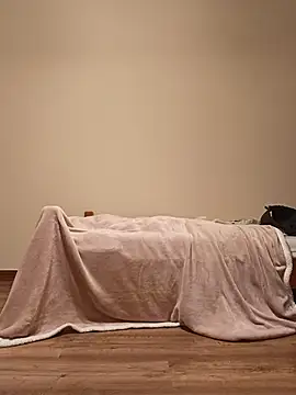 niesmialy39oon online show from December 18, 9:18 pm