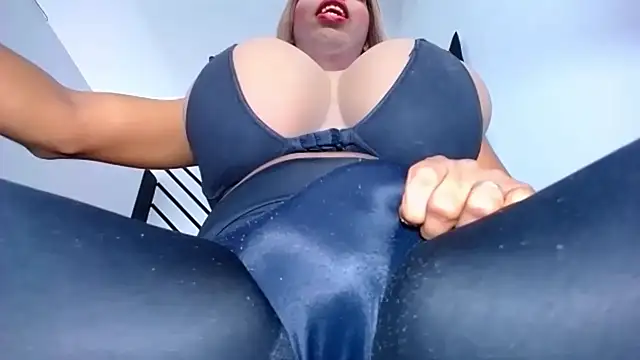 valentinabigcock23 online show from November 22, 8:08 pm