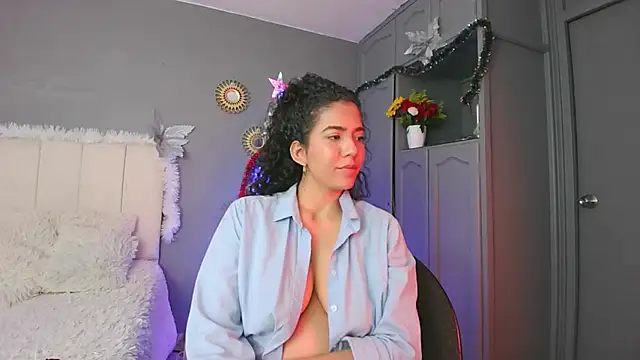 Snapshot of arteverena chatting on December 27, 1:32 am arteverena online show from December 27, 1:32 am