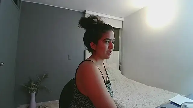 Snapshot of arteverena chatting on March 10, 12:07 am arteverena online show from March 10, 12:07 am