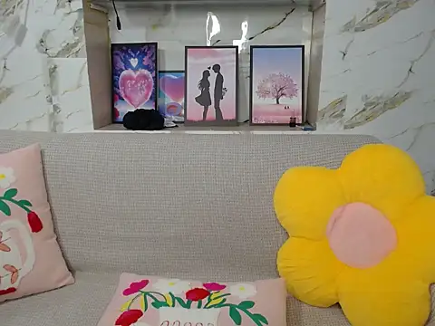 Love bug15 online show from October 4, 5:53 am