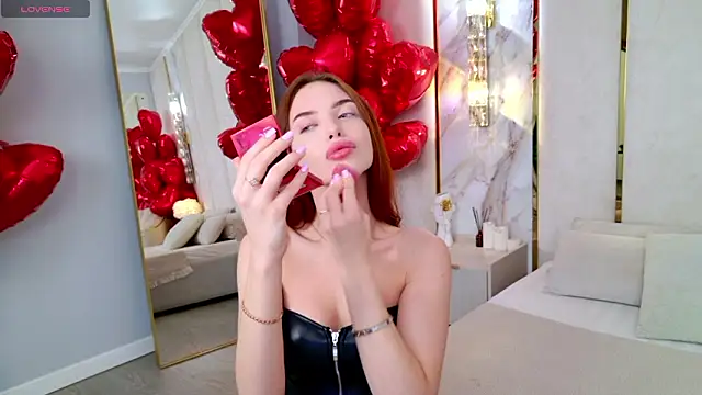 Snapshot of Anje_Cox chatting on February 18, 5:16 am Anje Cox online show from February 18, 5:16 am