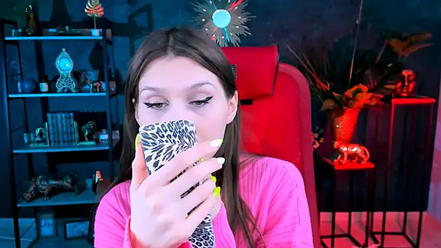 MollyPerry online show from February 22, 4:09 pm