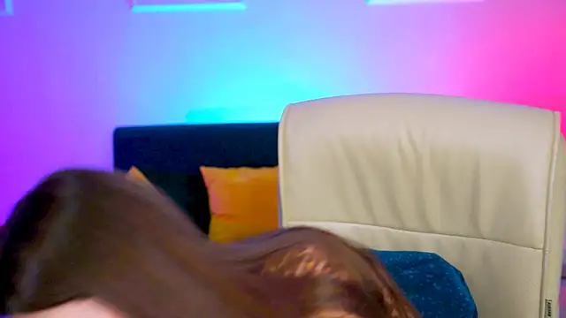 MollyPerry online show from March 9, 7:15 pm