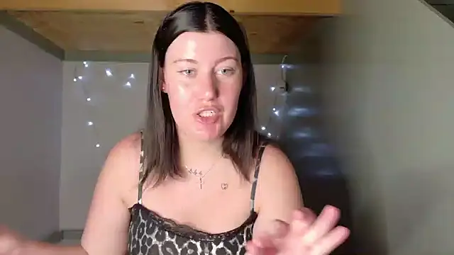 Snapshot of C1eopatra chatting on November 27, 7:14 pm C1eopatra online show from November 27, 7:14 pm