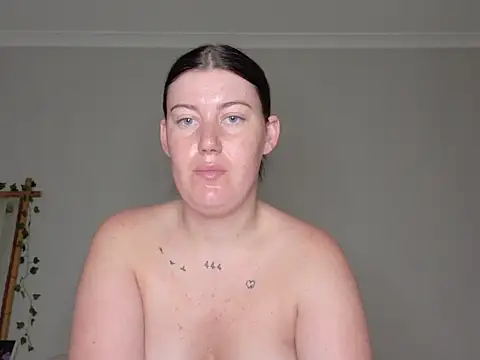 Snapshot of C1eopatra chatting on December 21, 7:26 pm C1eopatra online show from December 21, 7:26 pm