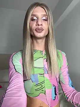  Yvonne  online show from June 6, 9:09 pm