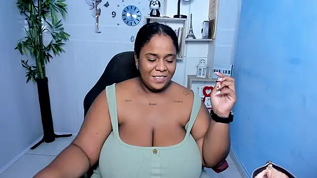 Snapshot of bbw_charlote chatting on March 21, 12:06 pm bbw charlote online show from March 21, 12:06 pm