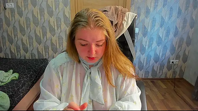 valery1610 online show from July 8, 5:24 pm