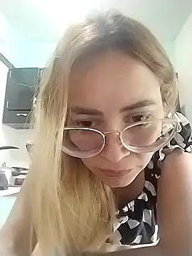 Snapshot of JuliaMack chatting on September 11, 5:57 pm JuliaMack online show from September 11, 5:57 pm