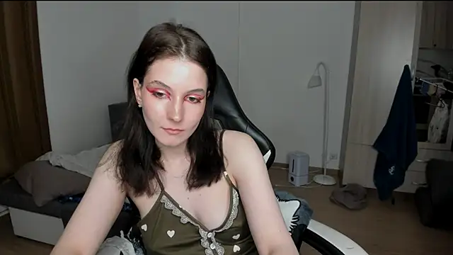 Snapshot of Bridget_fitness chatting on February 23, 2:35 pm Bridget fitness online show from February 23, 2:35 pm