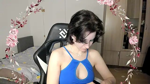 Snapshot of Bridget_fitness chatting on March 12, 4:35 pm Bridget fitness online show from March 12, 4:35 pm