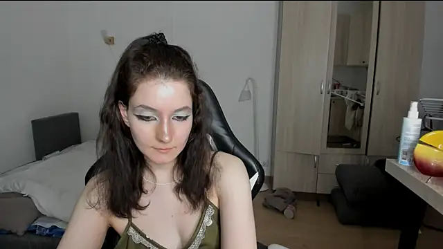 Snapshot of Bridget_fitness chatting on February 21, 7:32 pm Bridget fitness online show from February 21, 7:32 pm