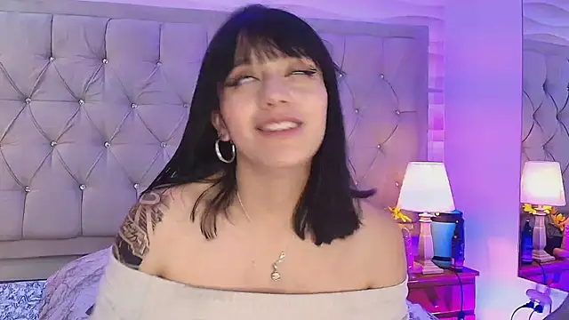 Snapshot of AlissonLopez_ chatting on February 18, 10:27 am AlissonLopez  online show from February 18, 10:27 am