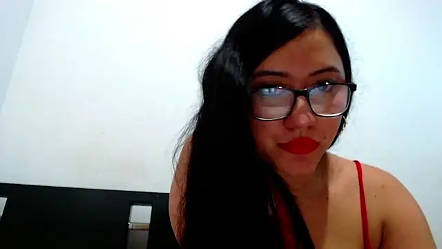 LuciaTomson online show from February 9, 7:12 pm